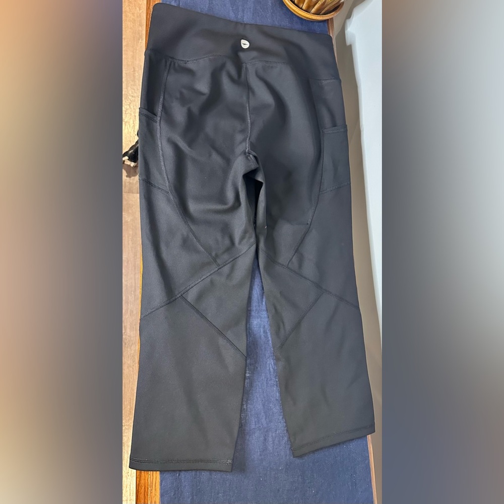 Woman’s Avia Yoga Pants SZ L (12-14)